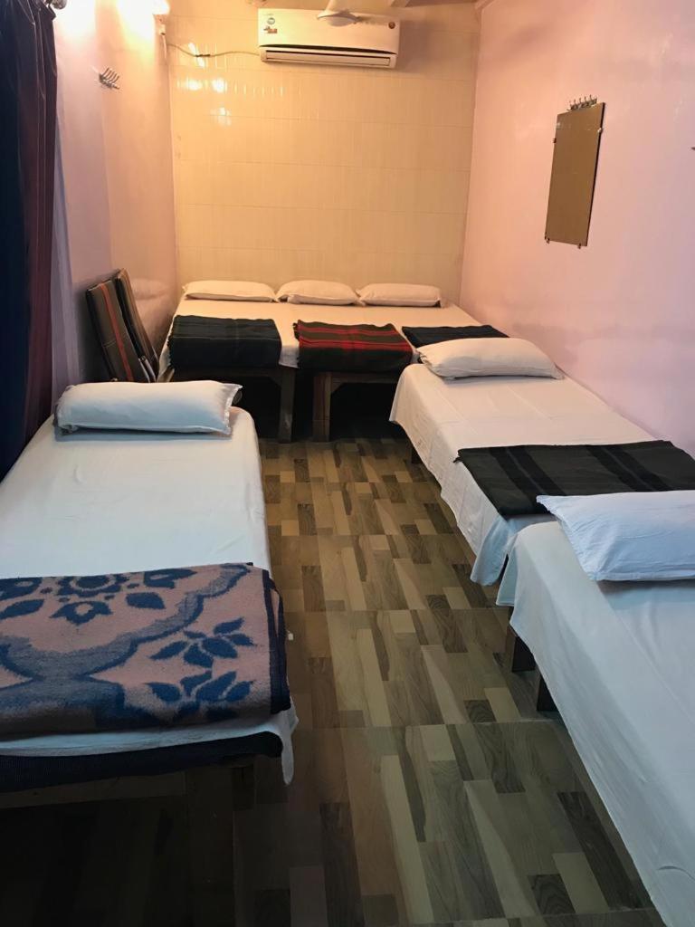 Golden Lodge Varanasi Ngoại thất bức ảnh